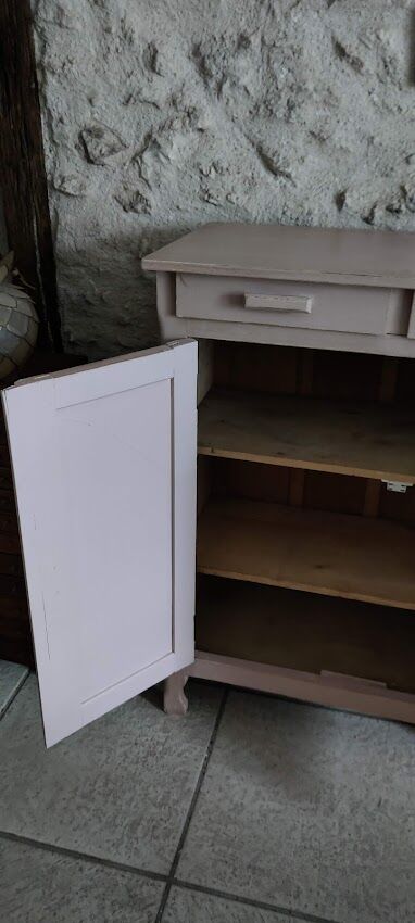 Pink Parisian buffet