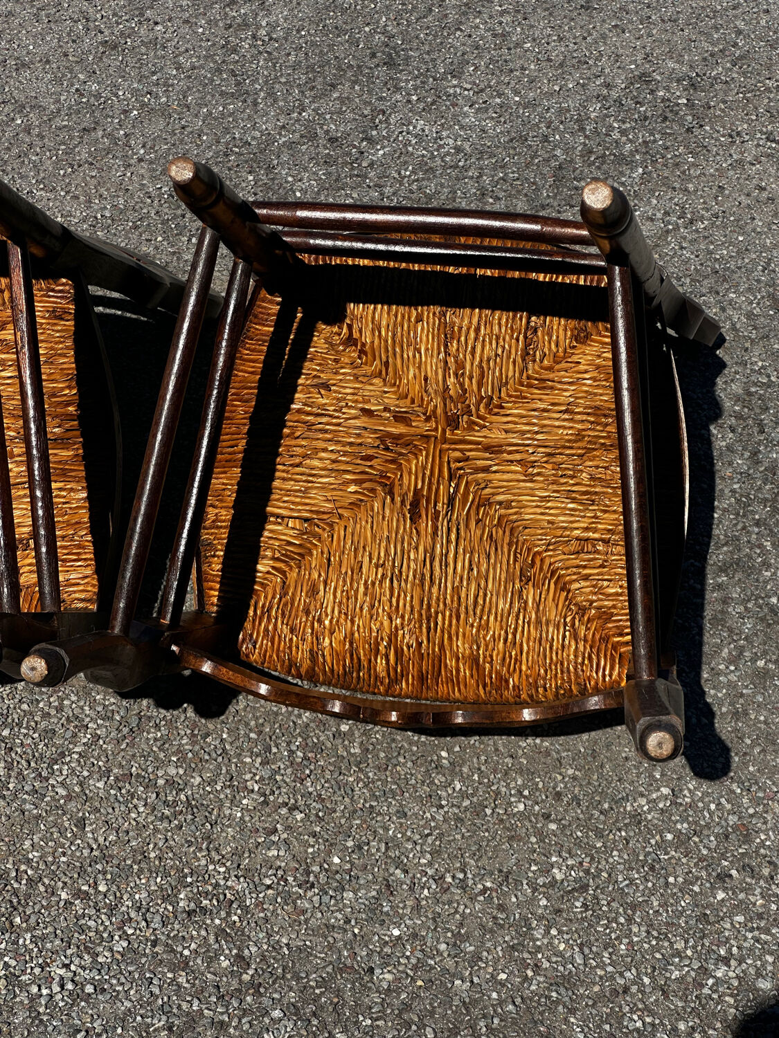 Set of 4 Louis XV straw chairs – solid wood – curved backrest