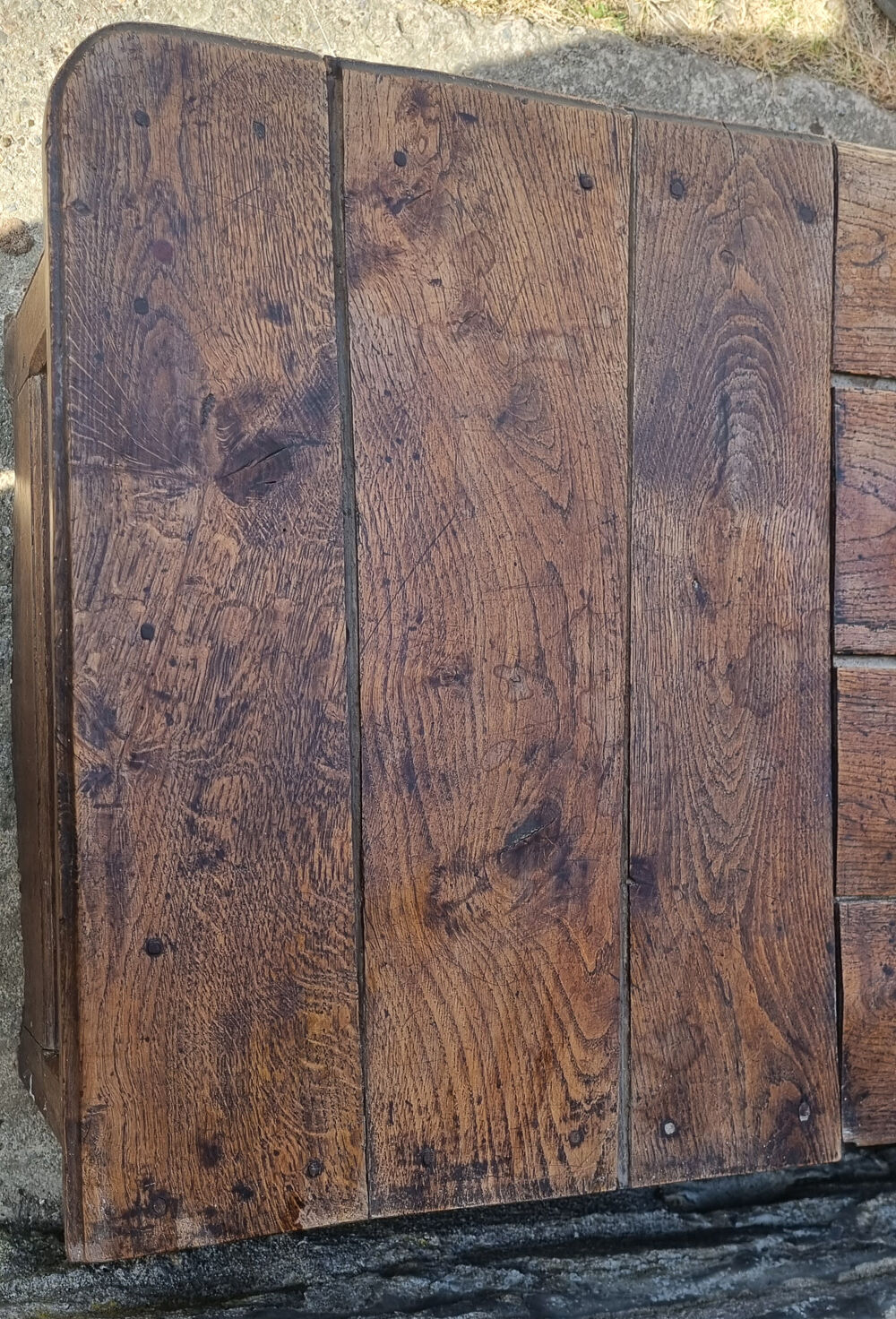 Closed bed chest bench Breton, solid oak pegged wood, nineteenth century