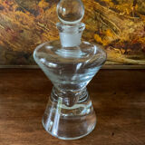 Carafe on base