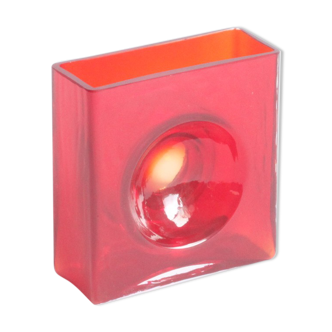 Diabolo red lens vase by Christian Tortu