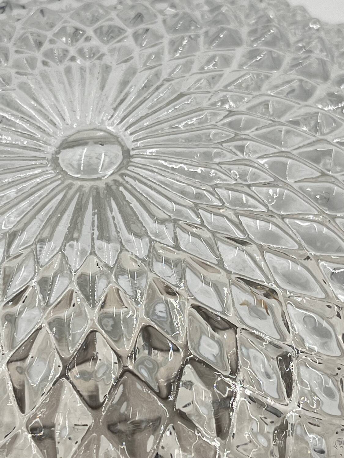 Molded glass ceiling light with pineapple decor