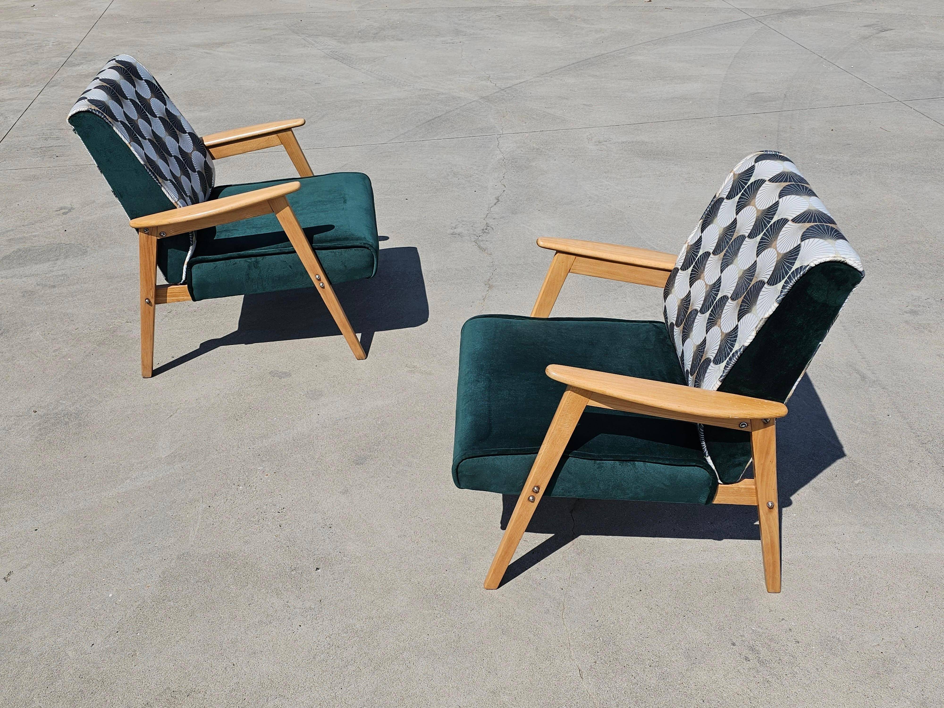Paire de fauteuils Mid-Century Modern retapissés années 1960