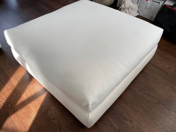 Grand pouf carré design italien