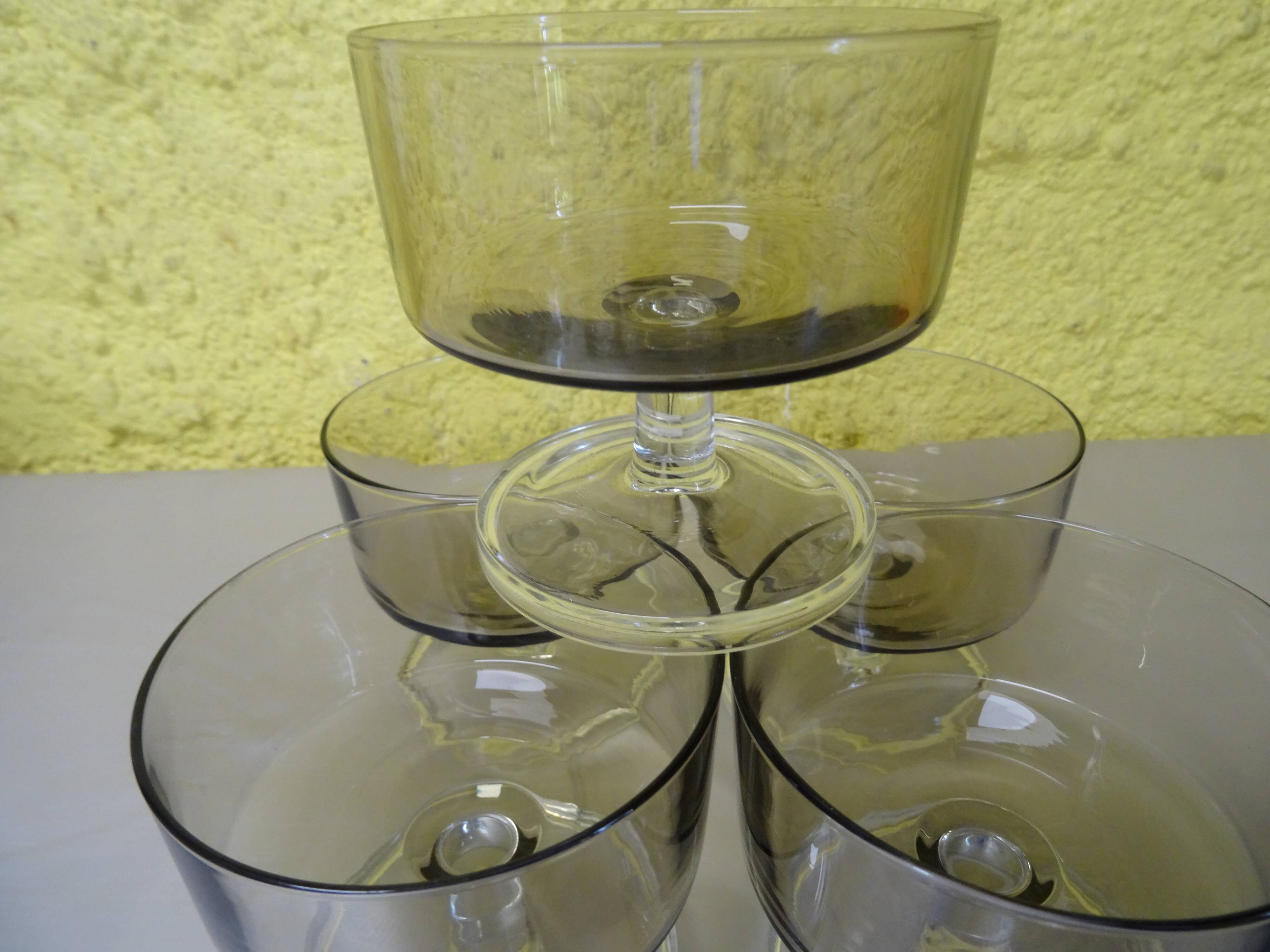 Set of 5 vintage champagne glasses