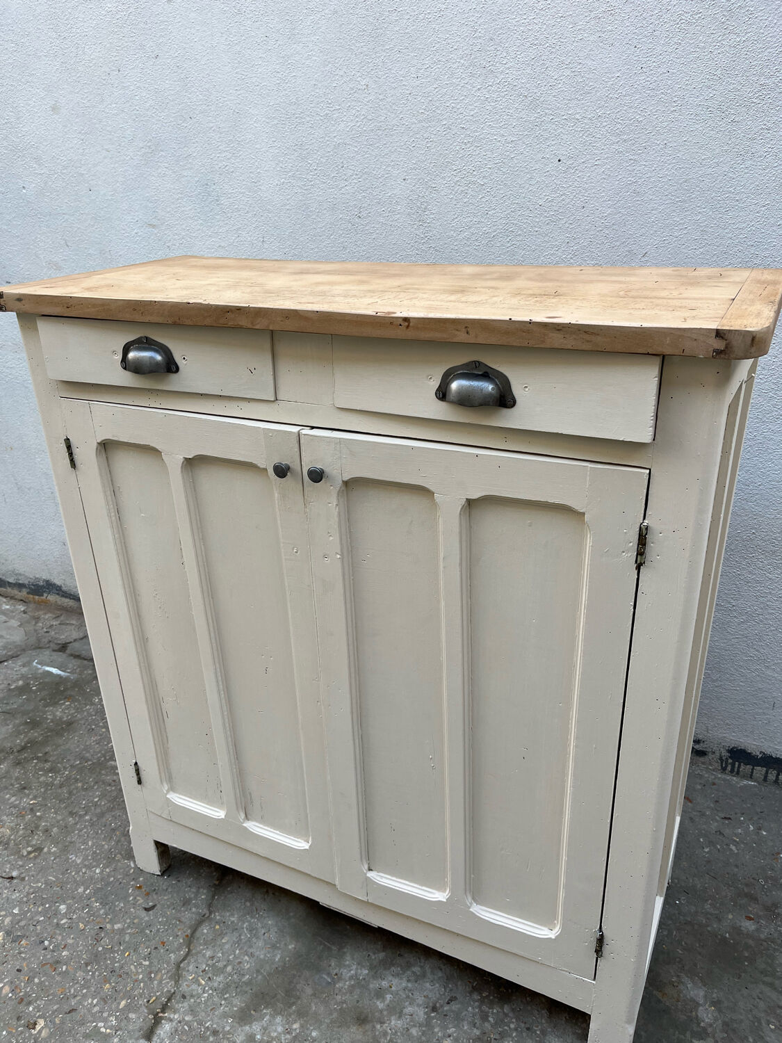 Creamy white Parisian buffet