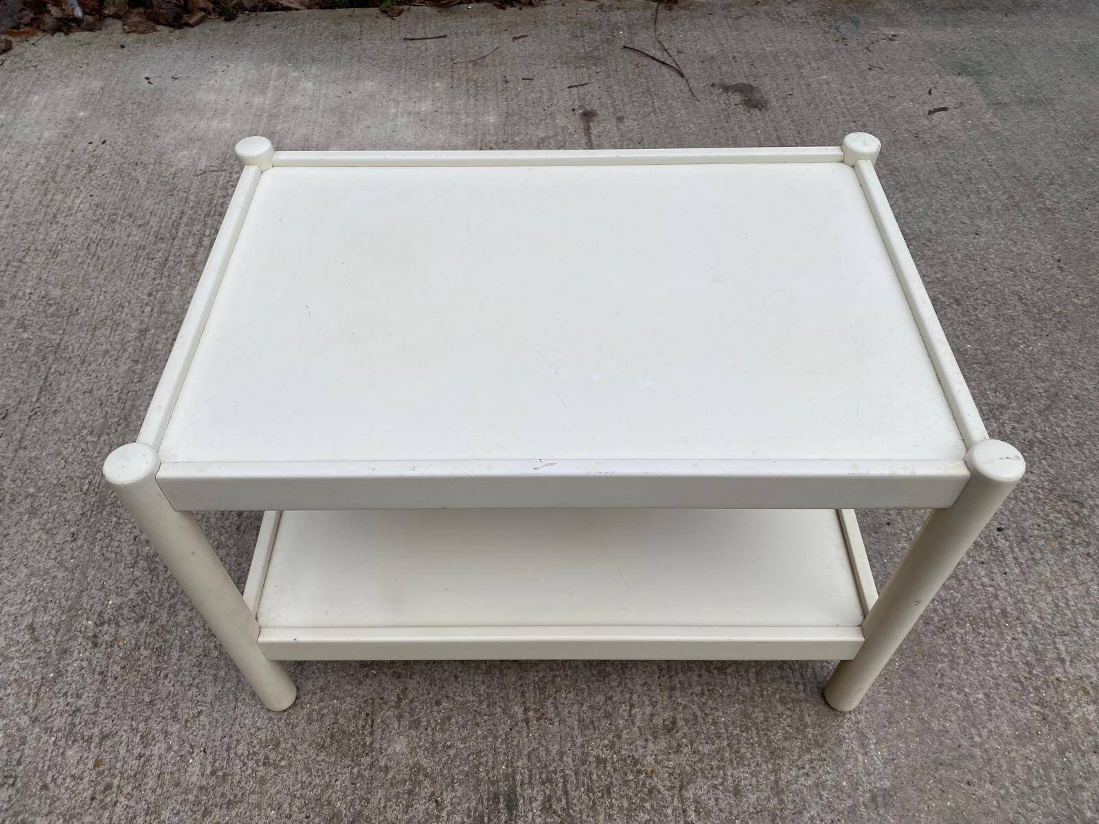 Table basse vintage blanche en bois double plateau