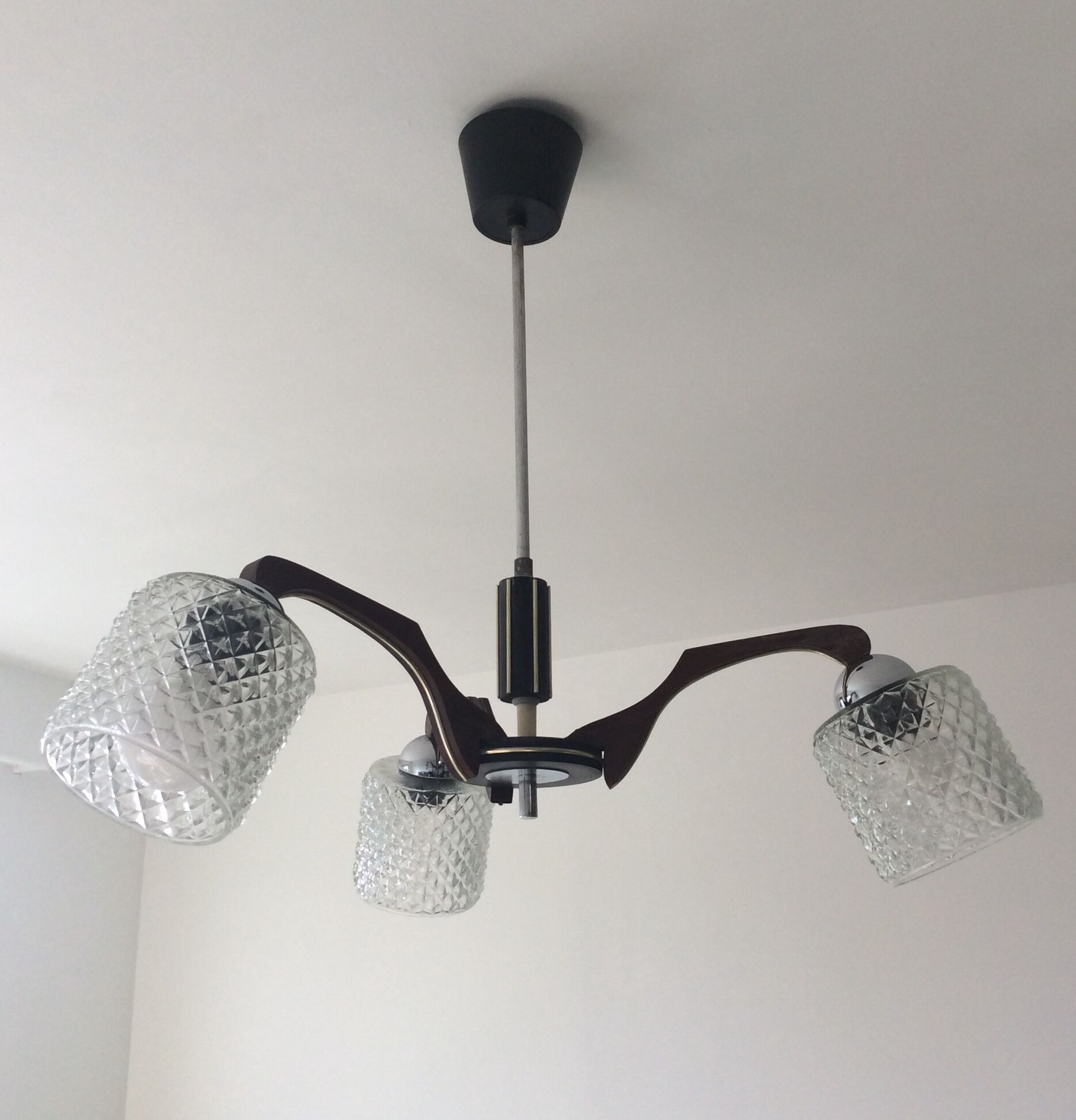 Scandinavian chandelier 60s in teak and molded glass