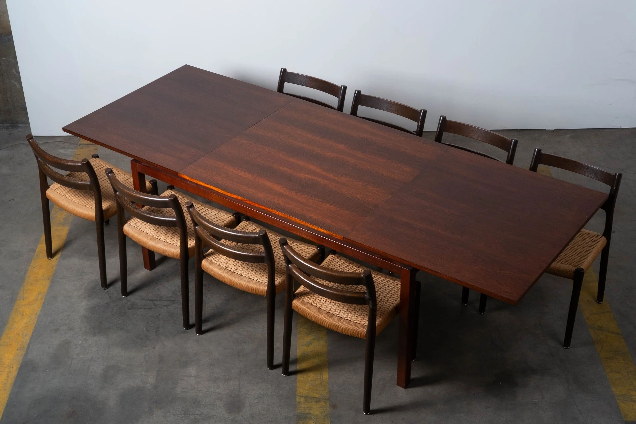 Alfred Hendrickx - Belform extendable dining table