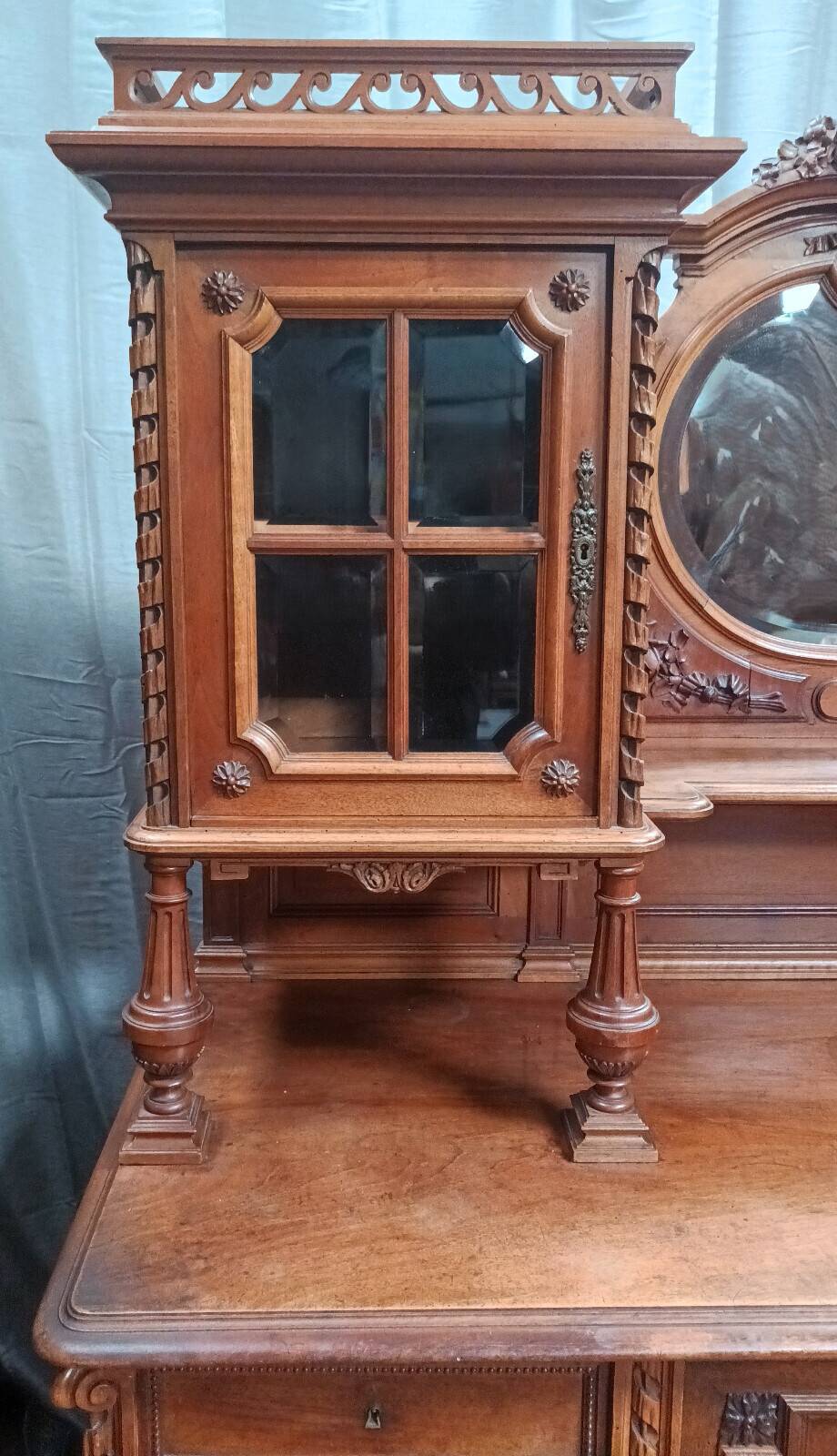 Louis XVI two-body buffet in carved walnut, 19th century.