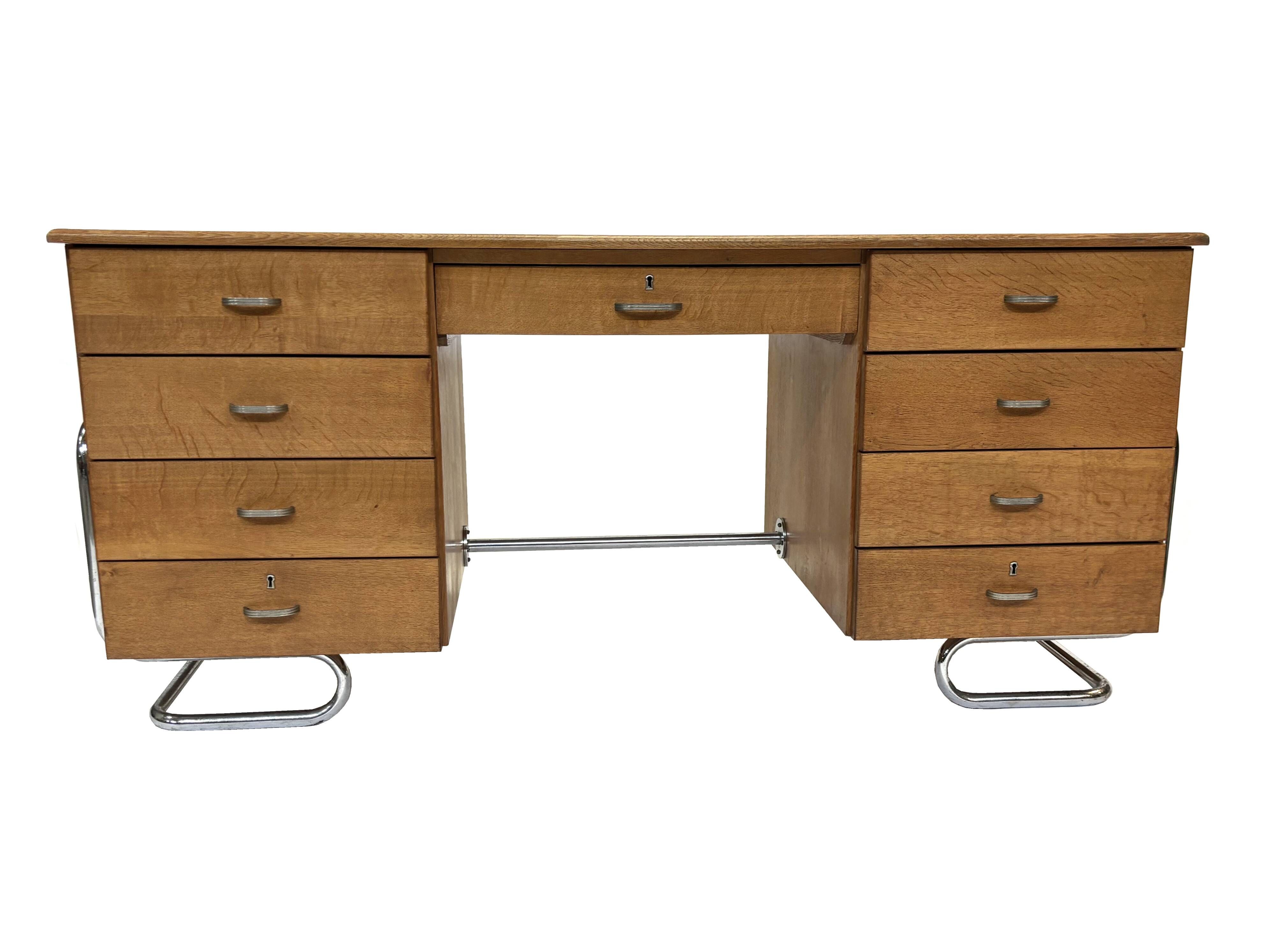 Bureau tubulaire de style Bauhaus du milieu du siècle, design des années 40 en chêne