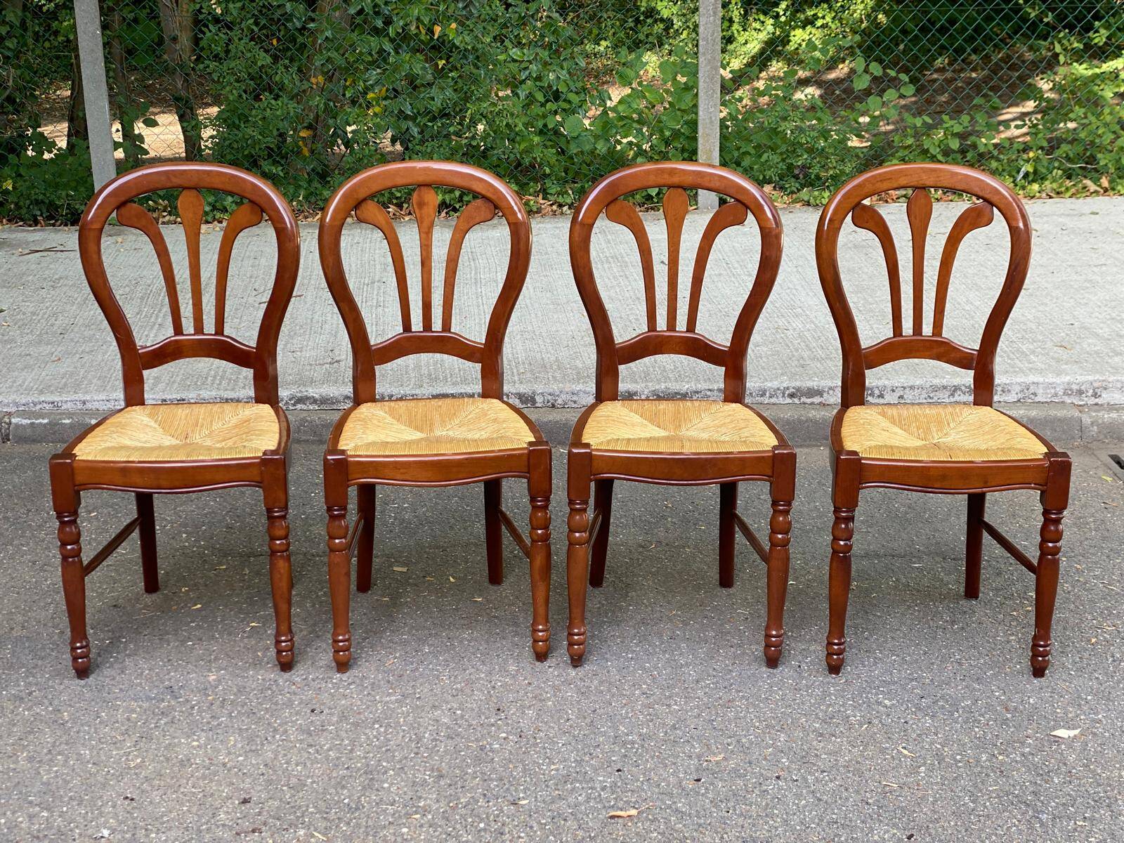4 country-style medallion chairs in solid cherry with rush seats from the 1990s.
