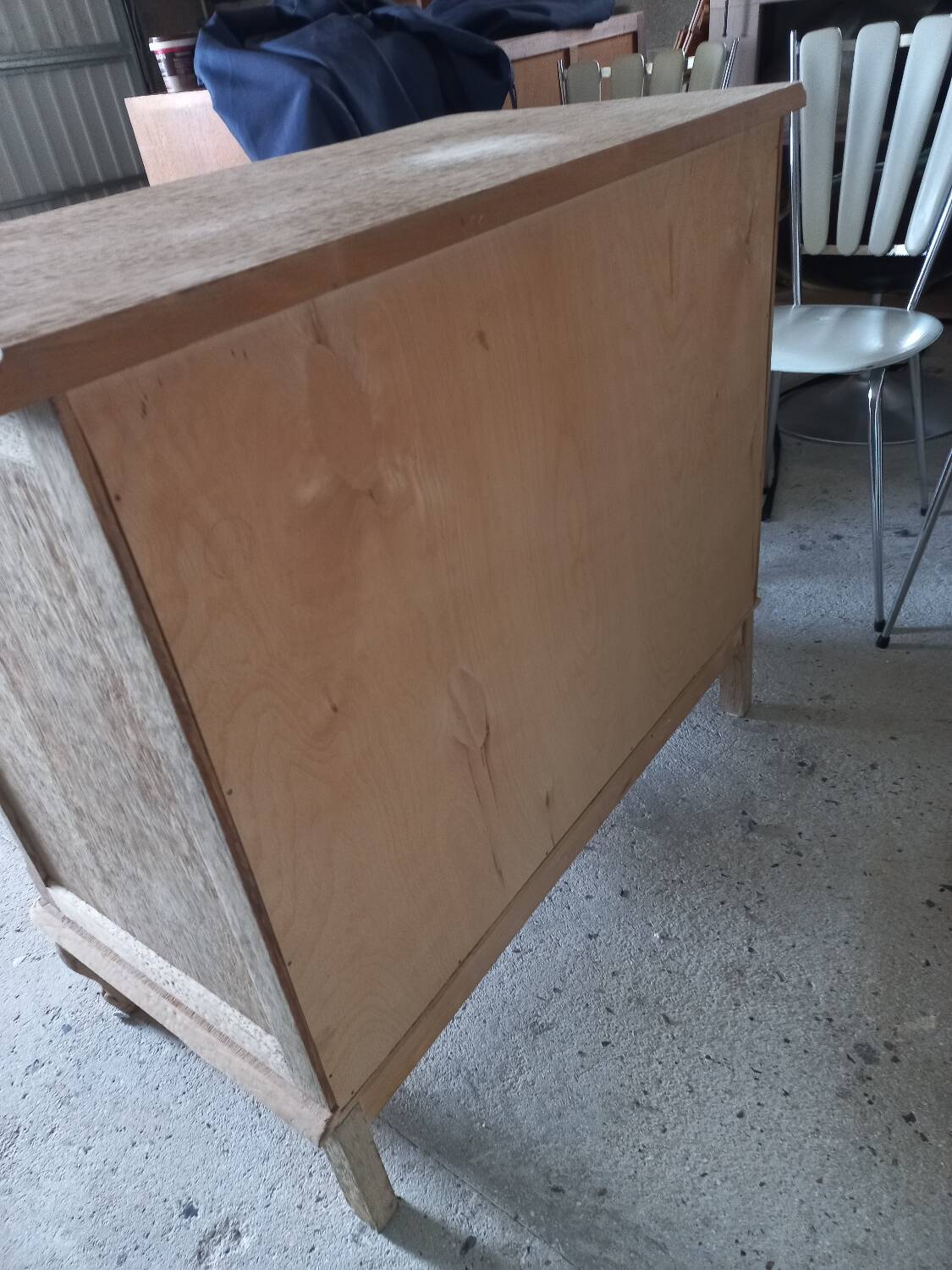 Sandblasted chest of drawers