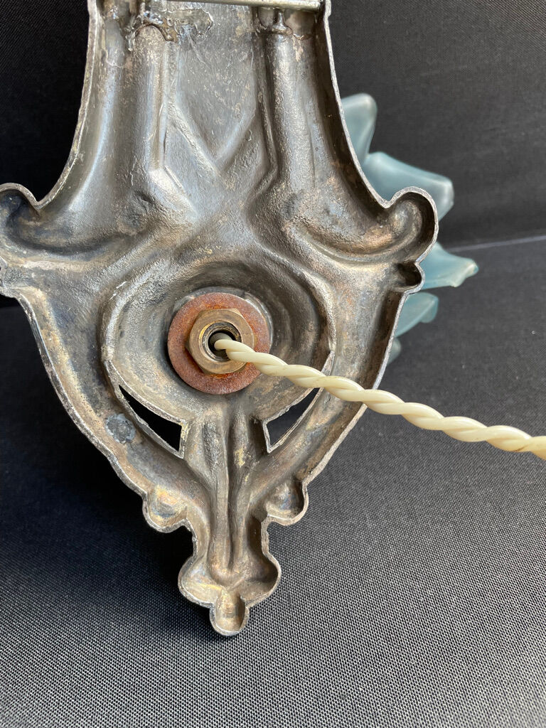 Made in France 607 - Wall lamp (1) - Art Nouveau - Silver bronze, Glass