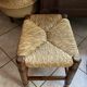 Tabouret bas en paille