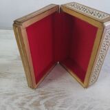 Boîte orientale marqueterie d'on et de nacre