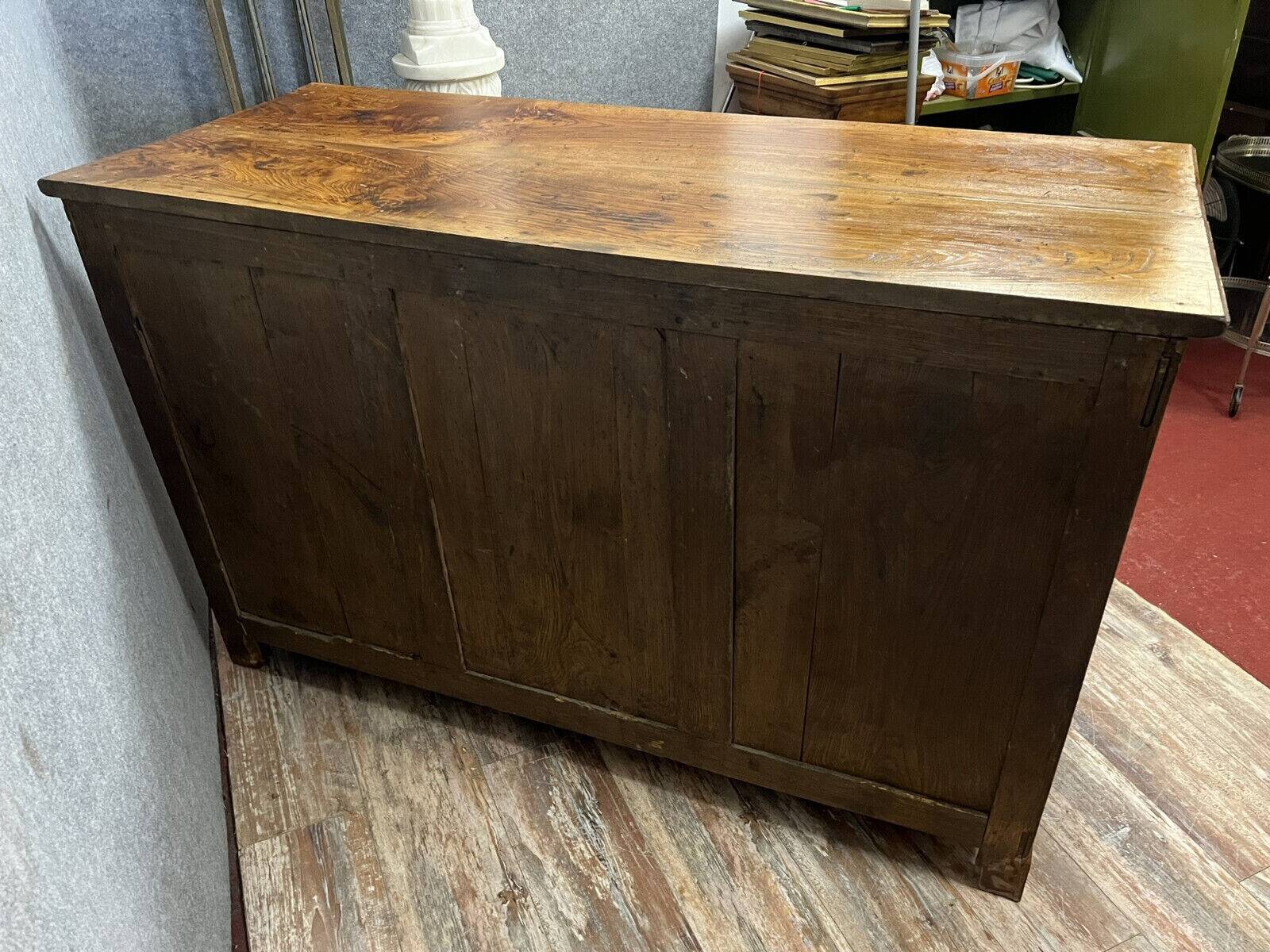 Commode époque Empire en orme circa 1810-1820