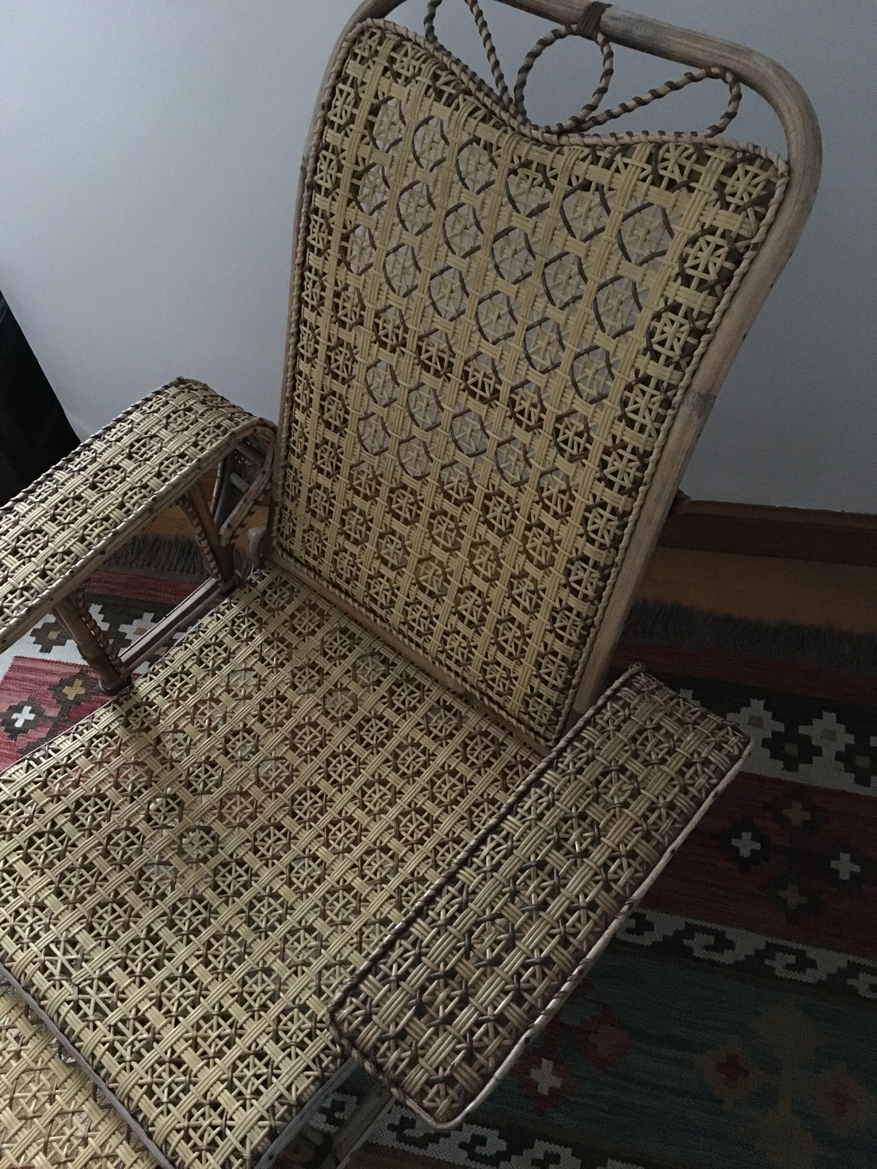 1920/1930 braided rattan Lounge Chair