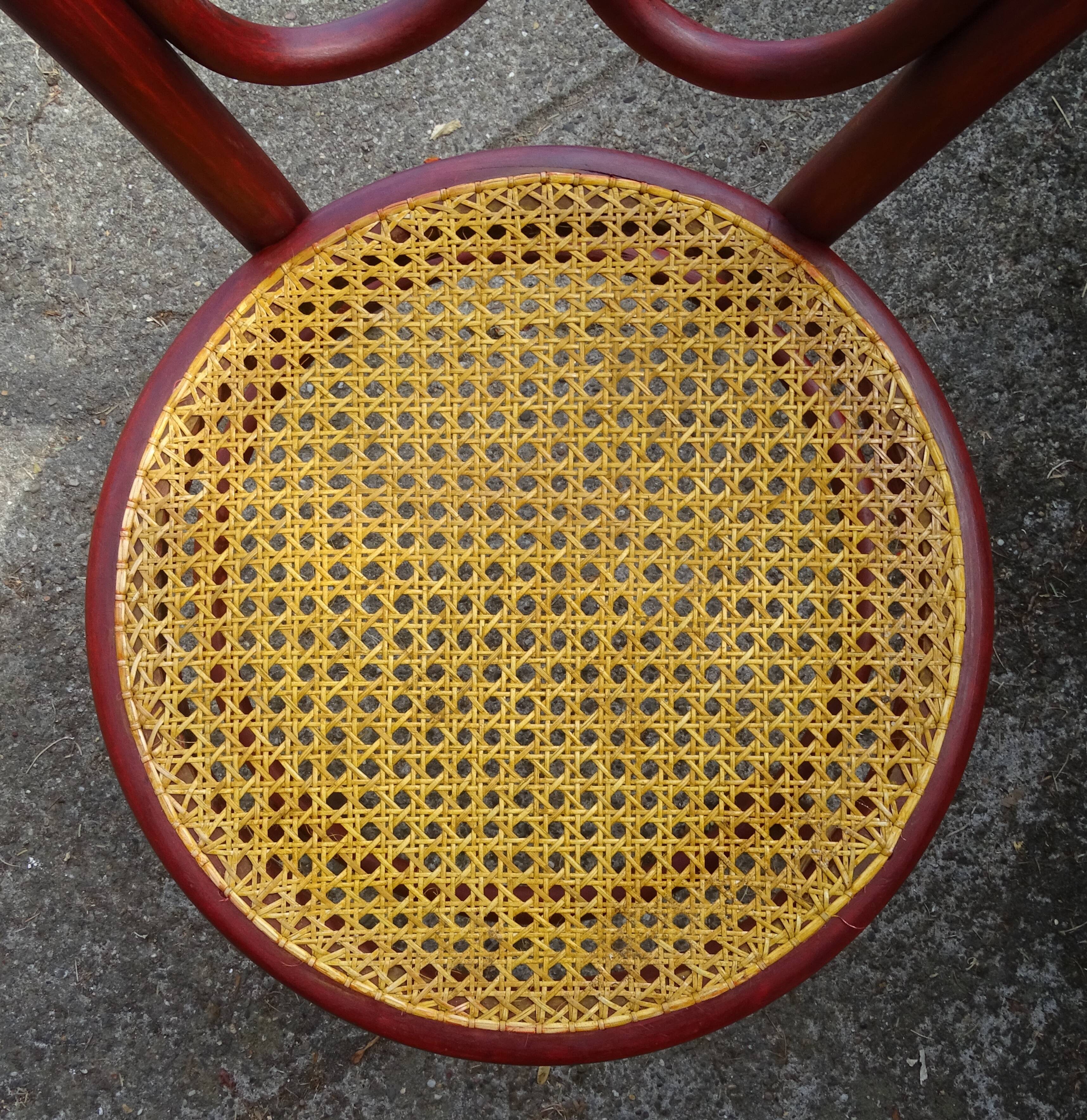 Chaise Kohn n°20 teinte "Cherry" d'origine, vers 1900