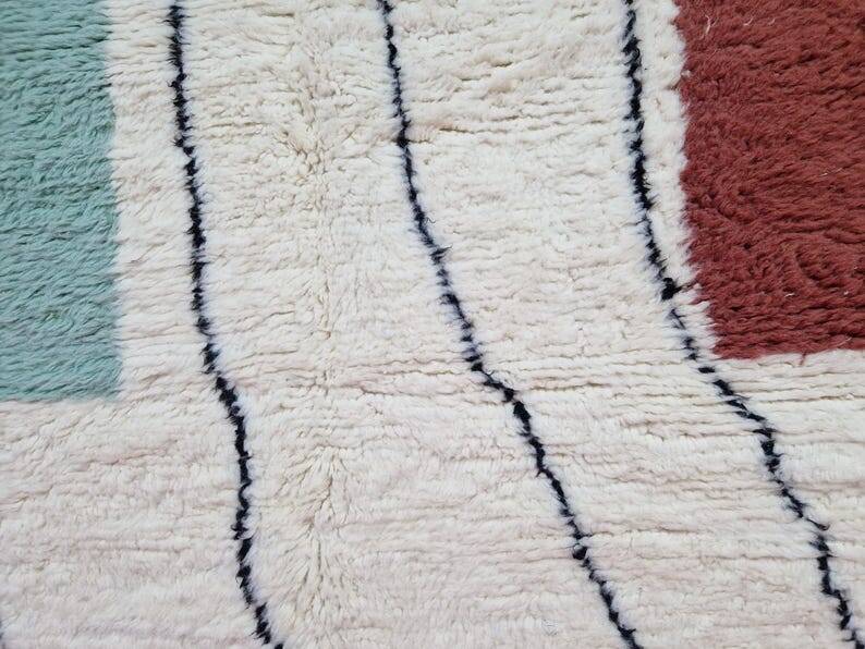 Traditional hand-woven Beni Ouraine rug