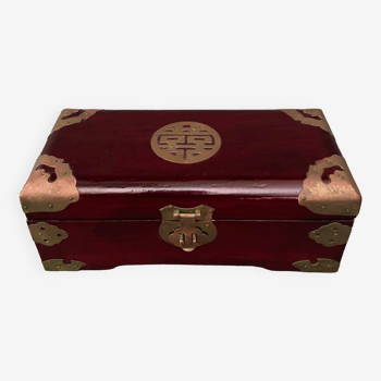 20th century Chinese lacquer jewelry box with red background and brass angles