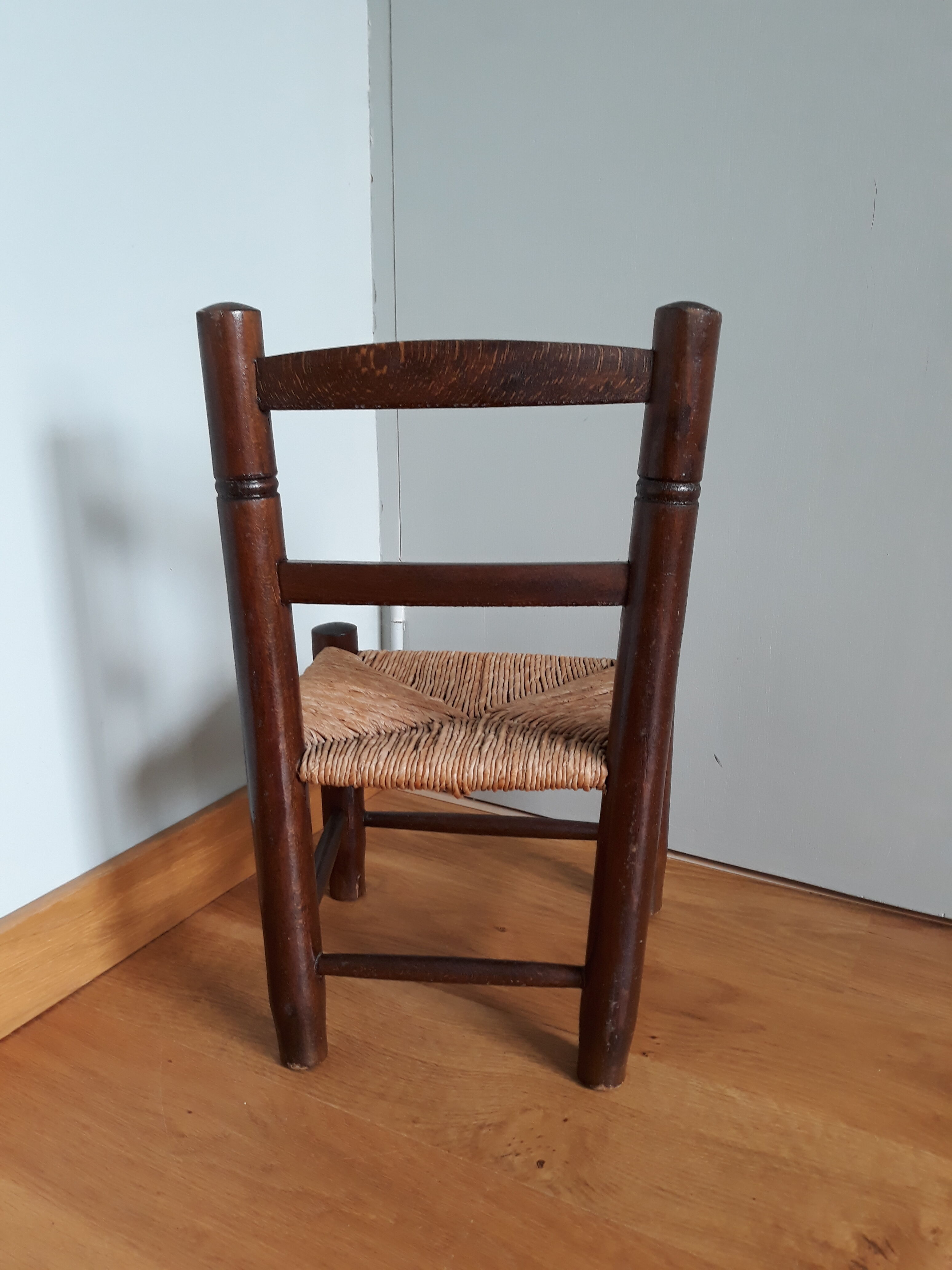 Chaise paillée enfant