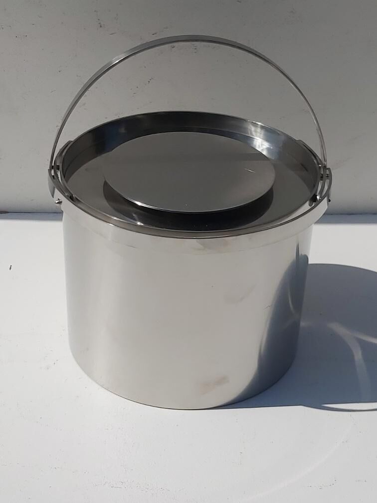 Stelton ice bucket by Arne Jacobsen