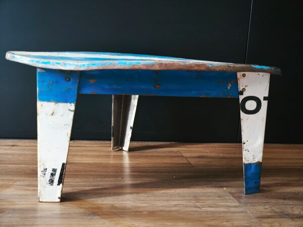 Table basse vintage en tôle de bidon industriel