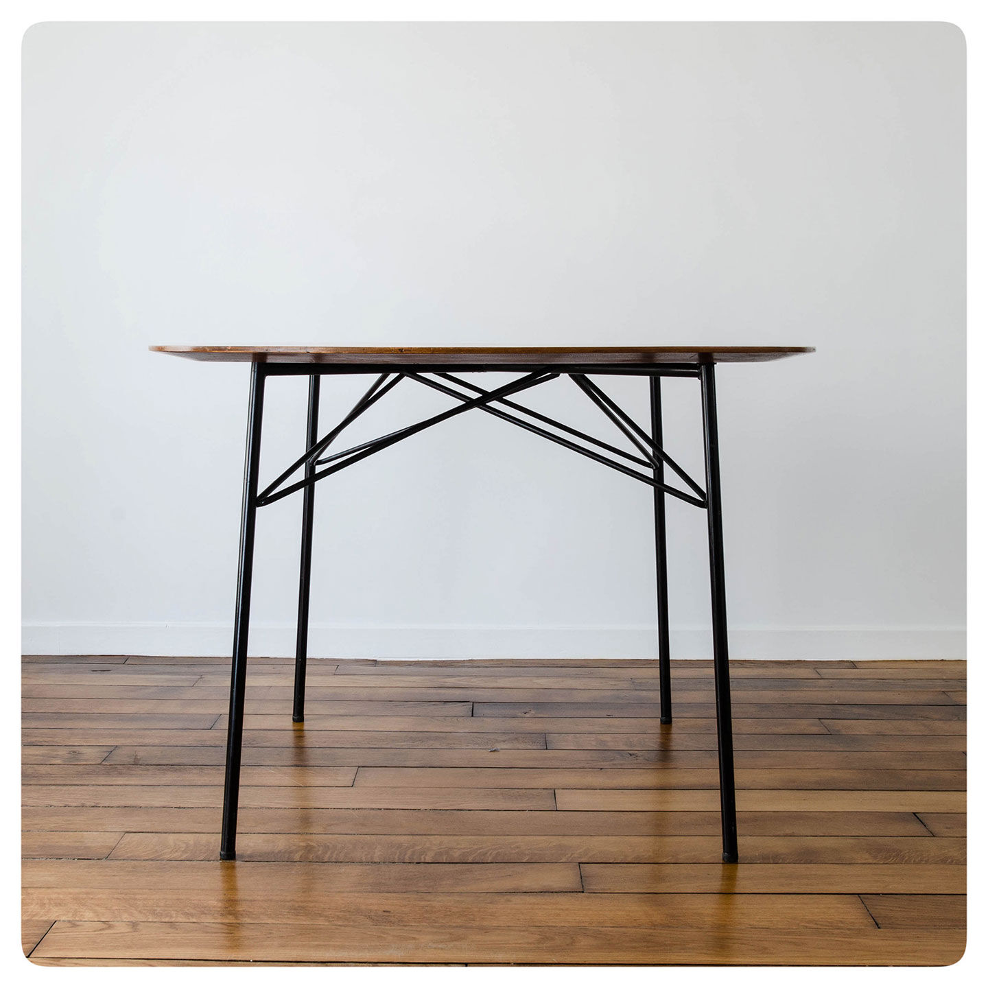 Table 135 bis by André Simard - T.V Furniture Edition