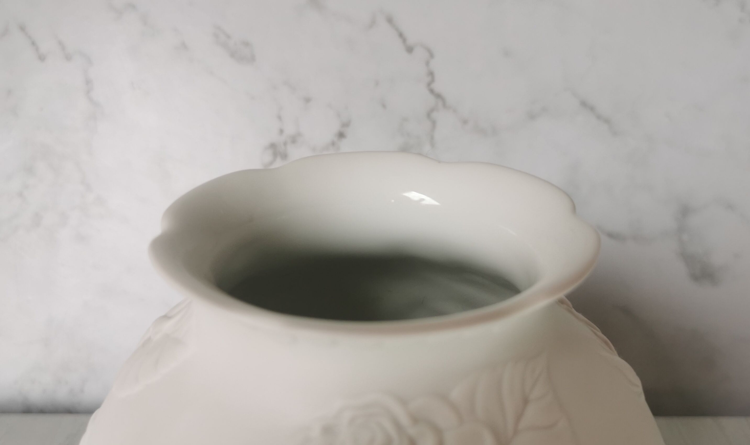 Vase ball pink white porcelain