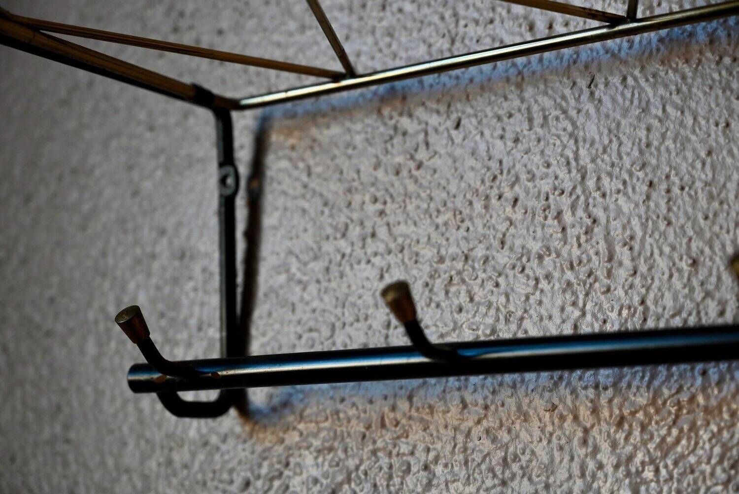 Vintage retro wall coat rack – Black metal & brass Mid-Century design