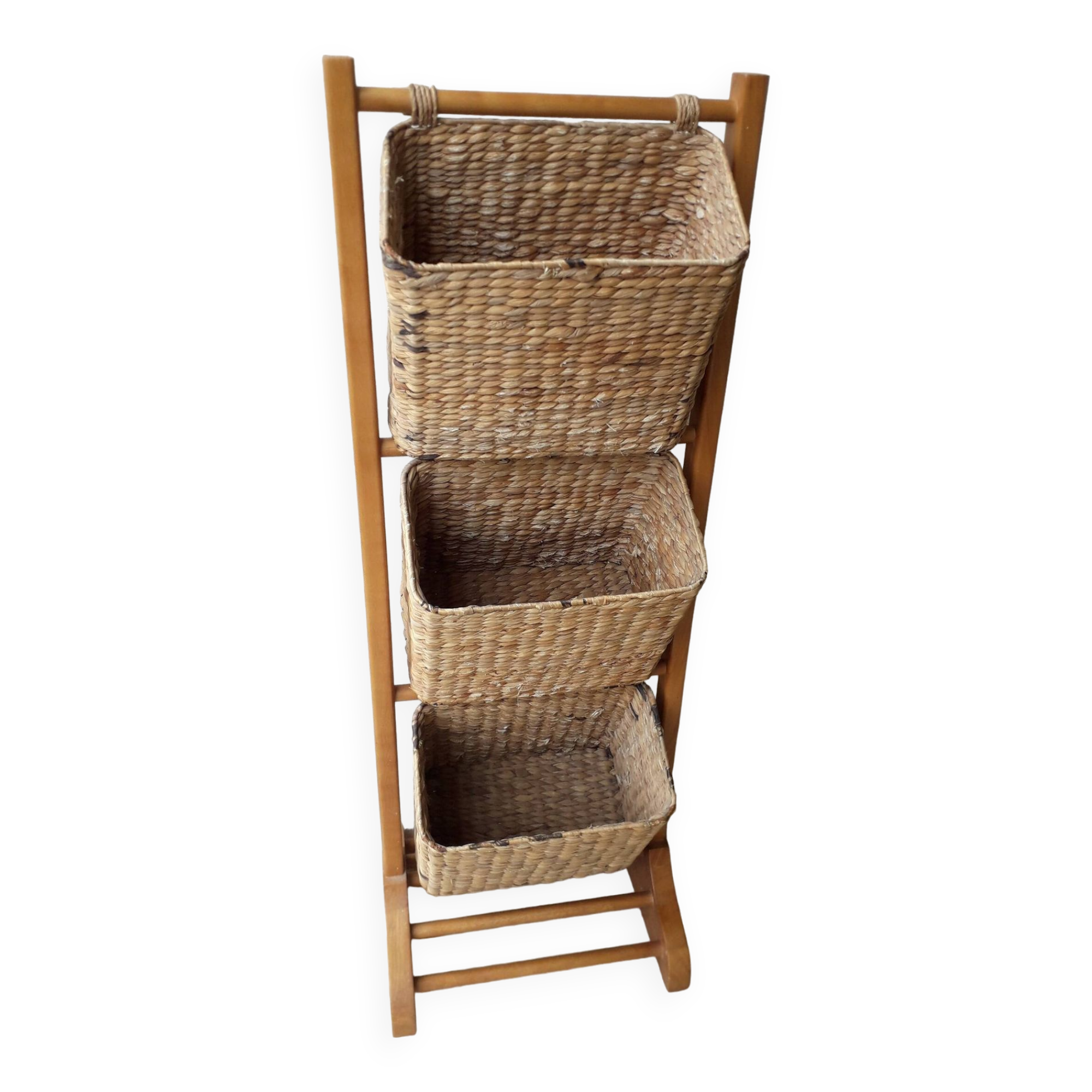 Wood and straw storage unit