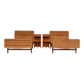 Paire de lit jumeaux et chevets 1950