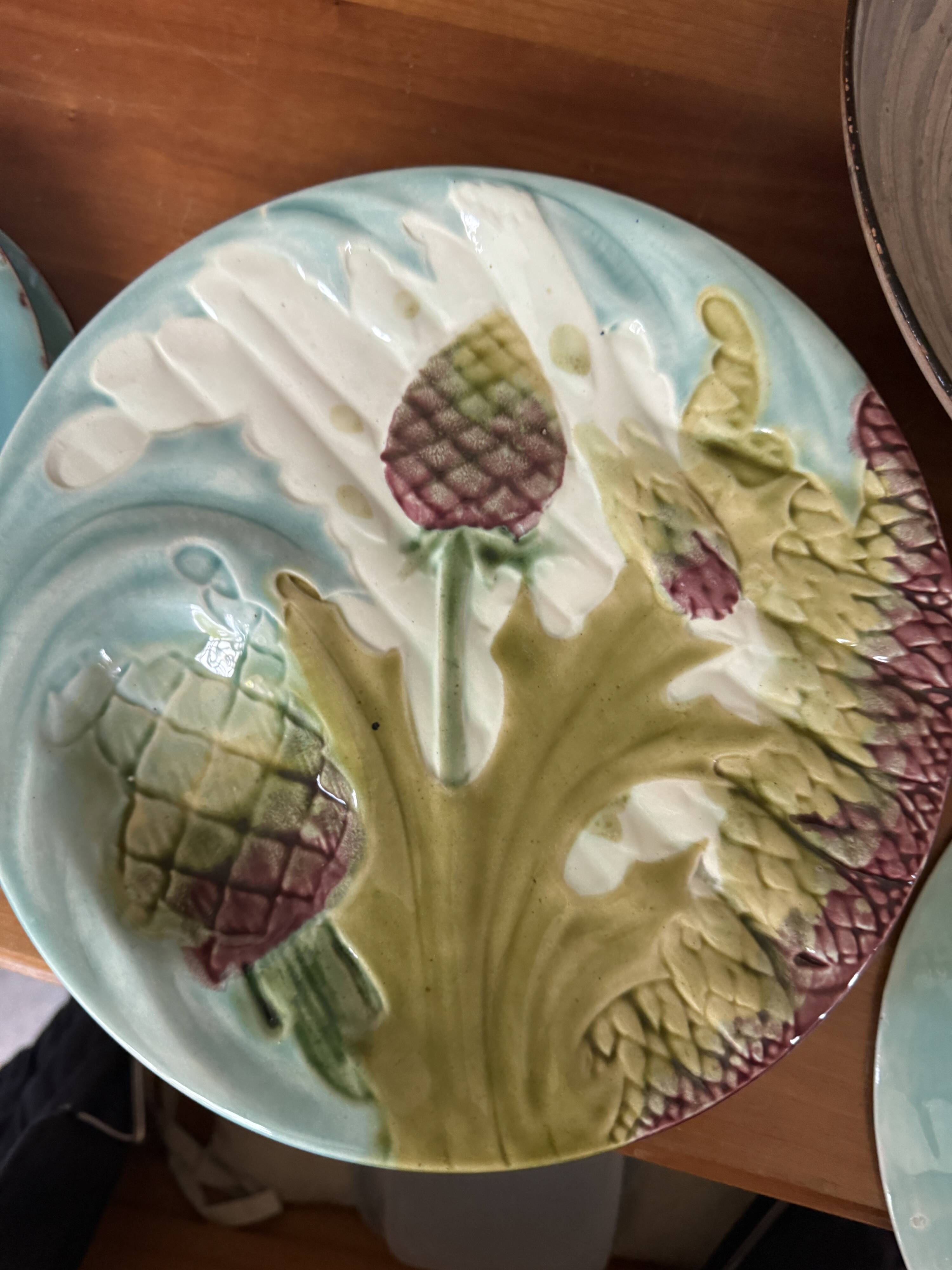 6 19th century plates in Luneville barbotine, asparagus or artichoke