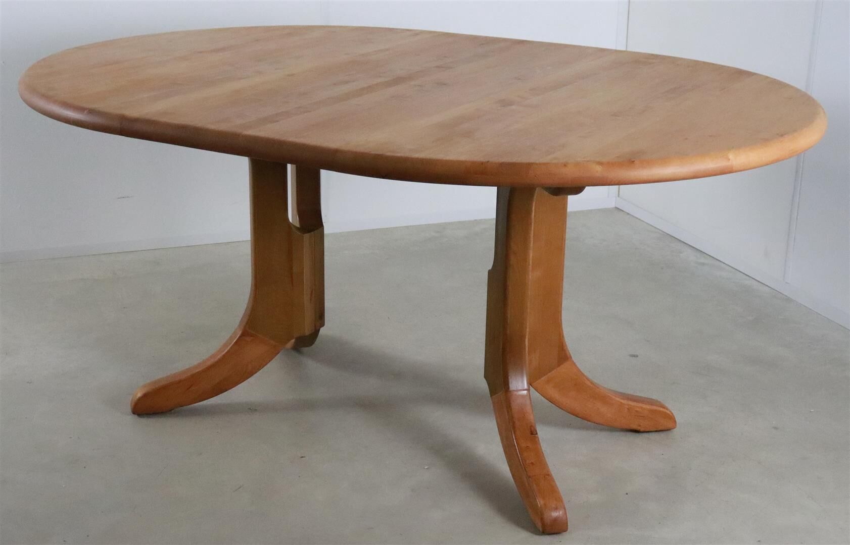 Round Danish Design dining room table extendable 'Auenwald'