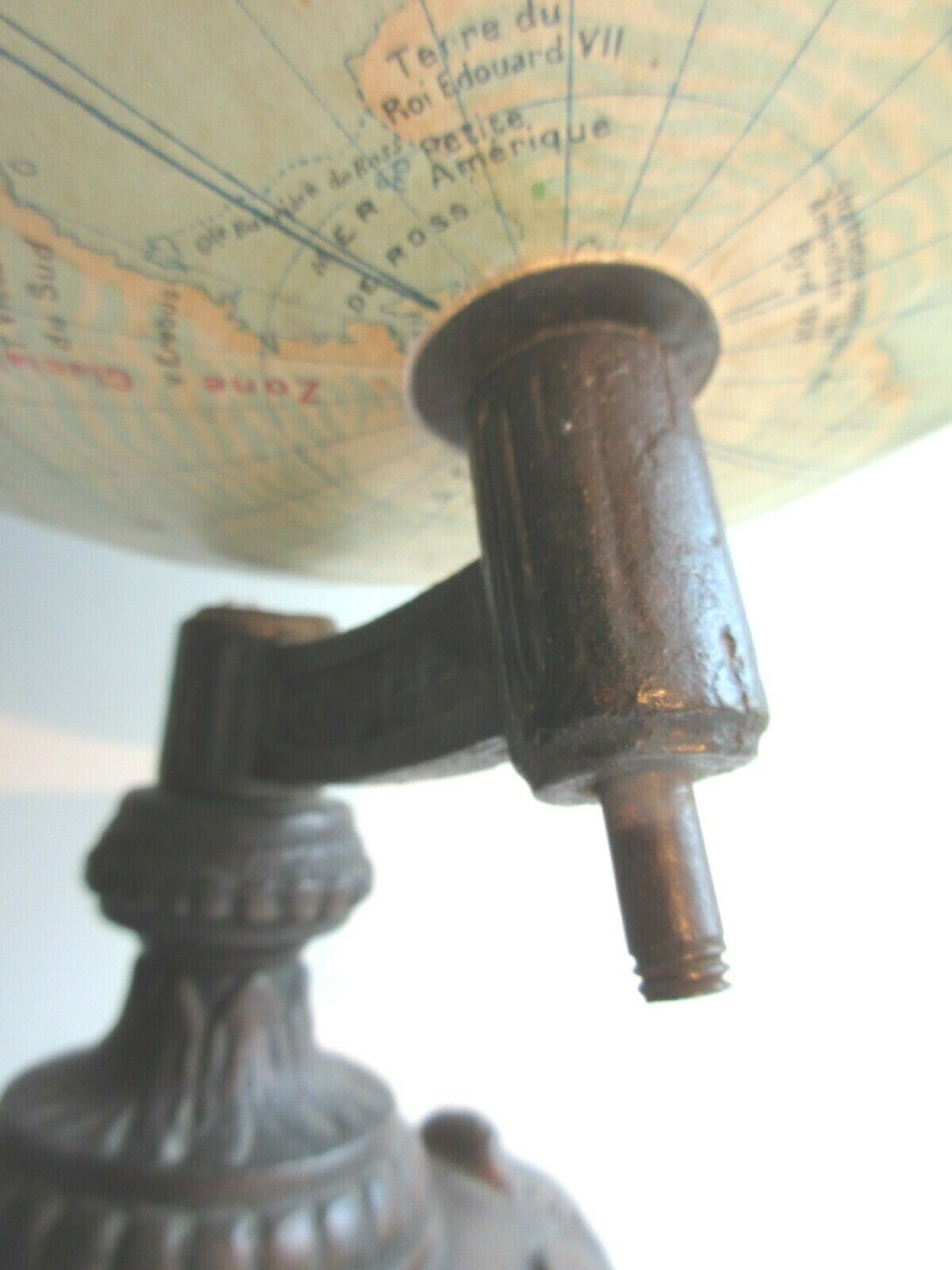 World map, Napoleon III Globe edited by FOREST, cast-iron tripod foot
