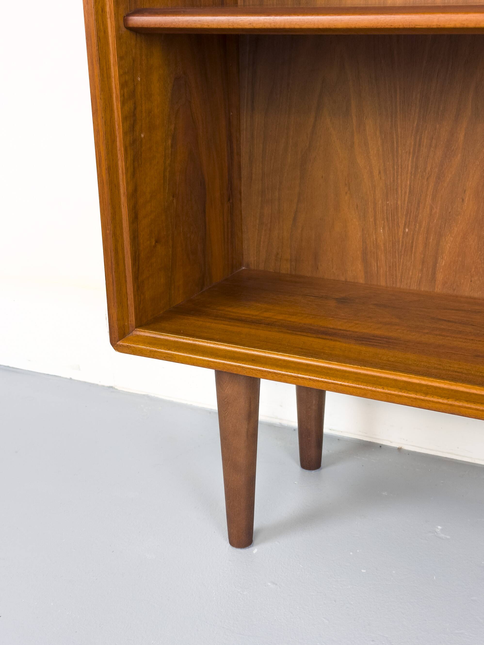 Grande Bibliothèque en Noyer par Bertil Fridhagen pour Bodafors, 1969