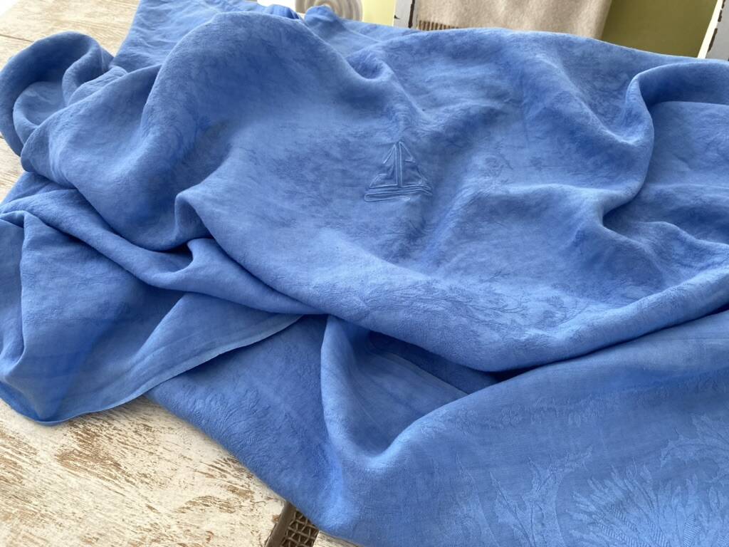 Old monogram damask tablecloth monogrammed "JC" - 170x185 cm - 10 people.