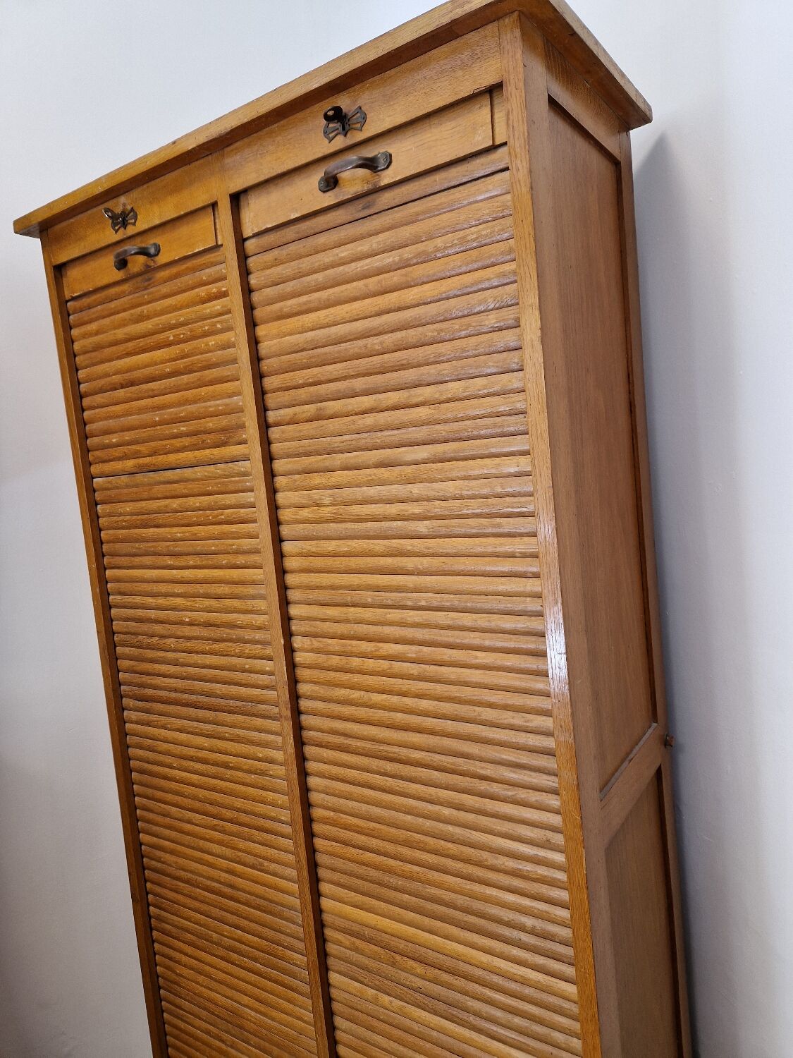 Notary binder cabinet