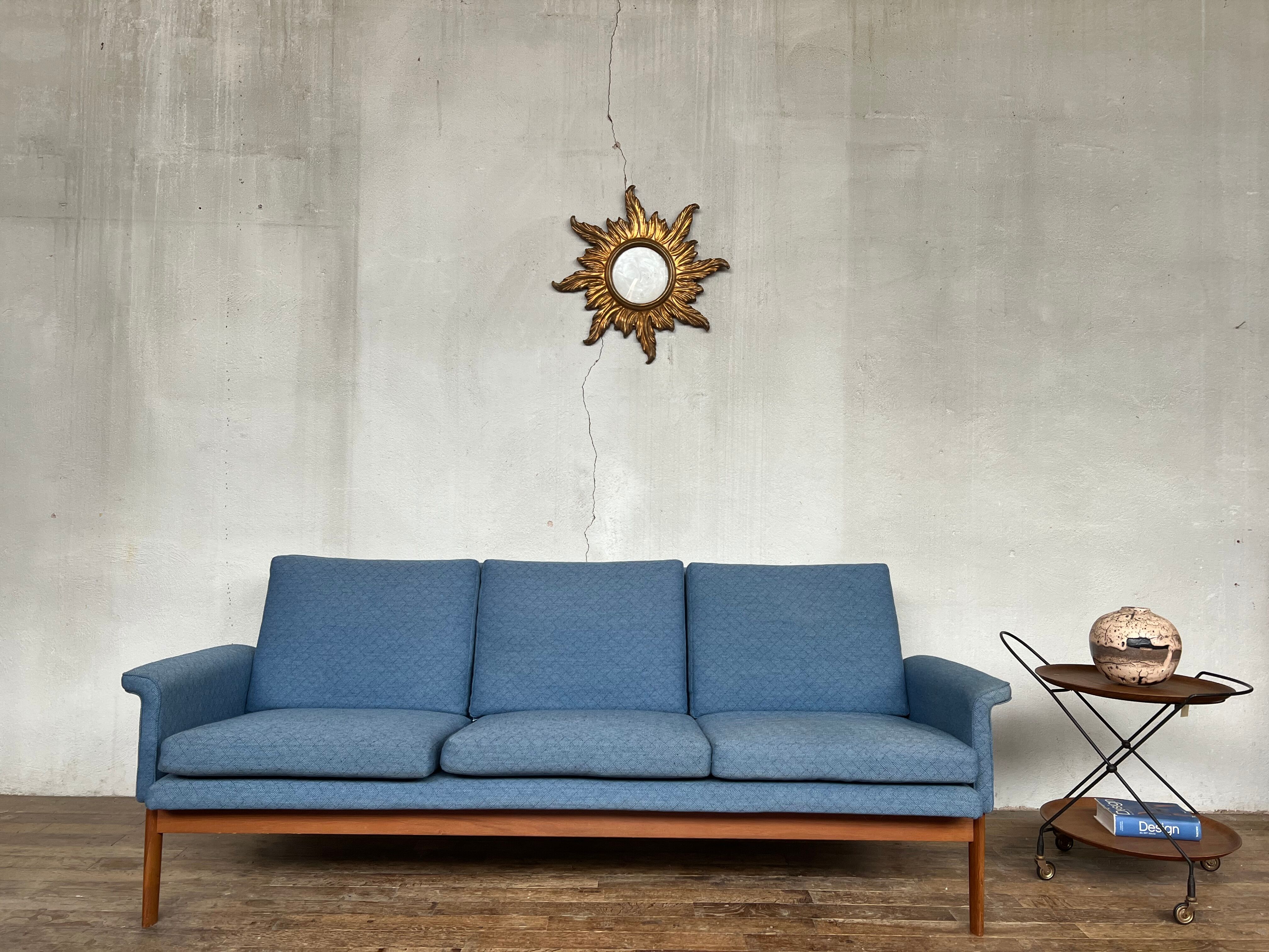 Canapé scandinave modèle Jupiter 218 en teck tissus d'origine vintage