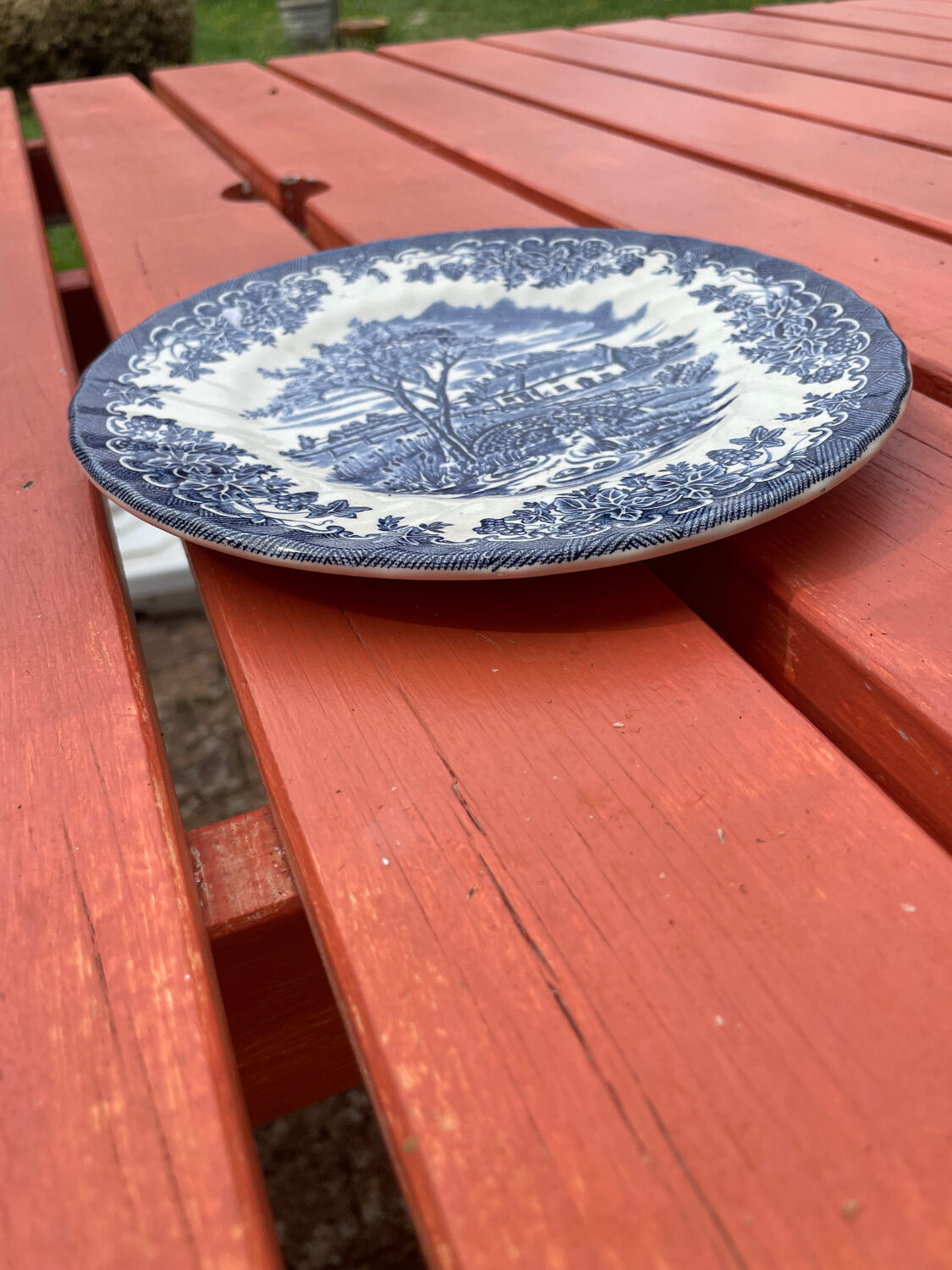Dessert plate, in Churchill's English blue earthenware
