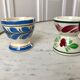 Duo de coquetiers Henriot Quimper peints à la main années 60