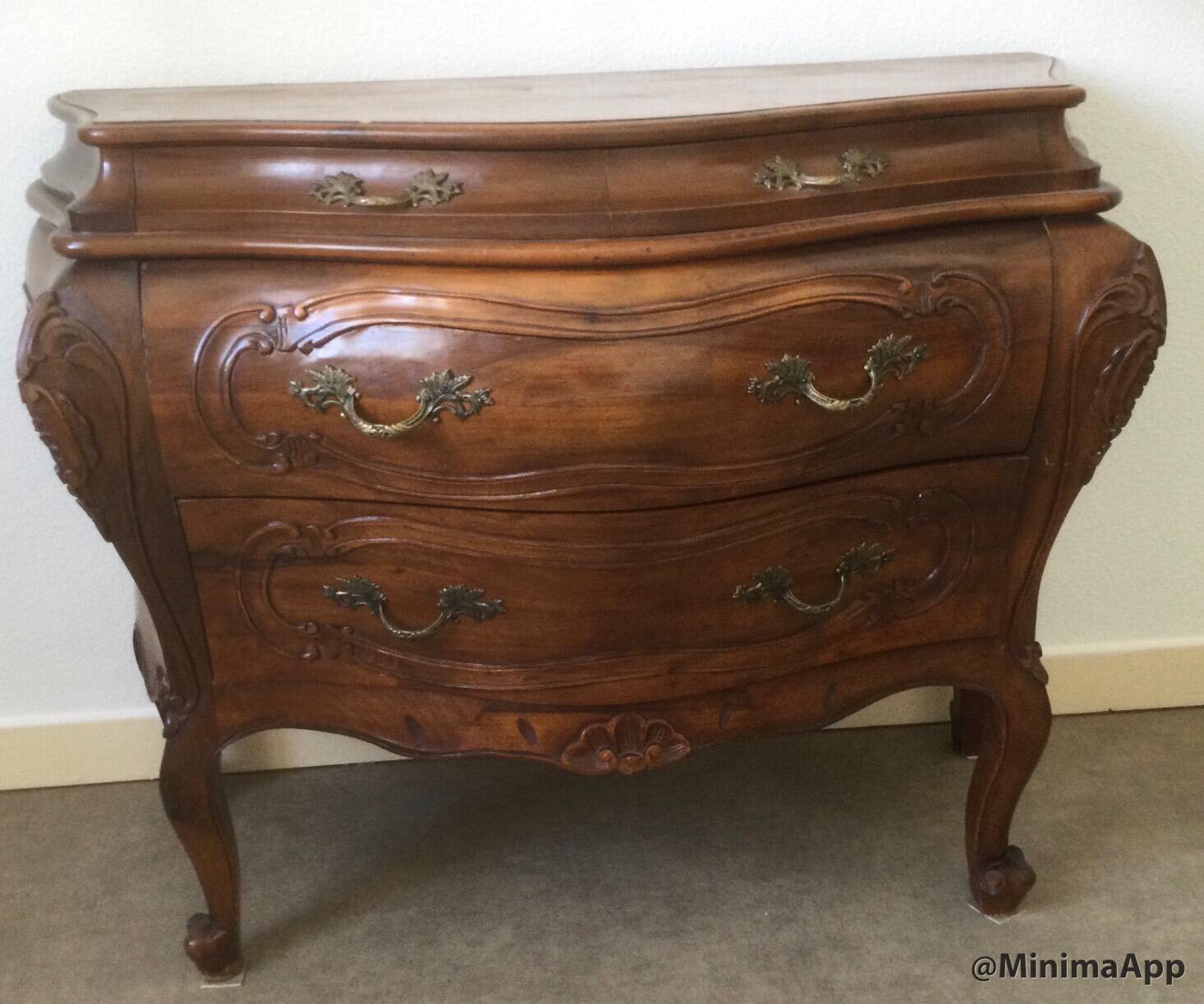 Commode sauteuse galbée