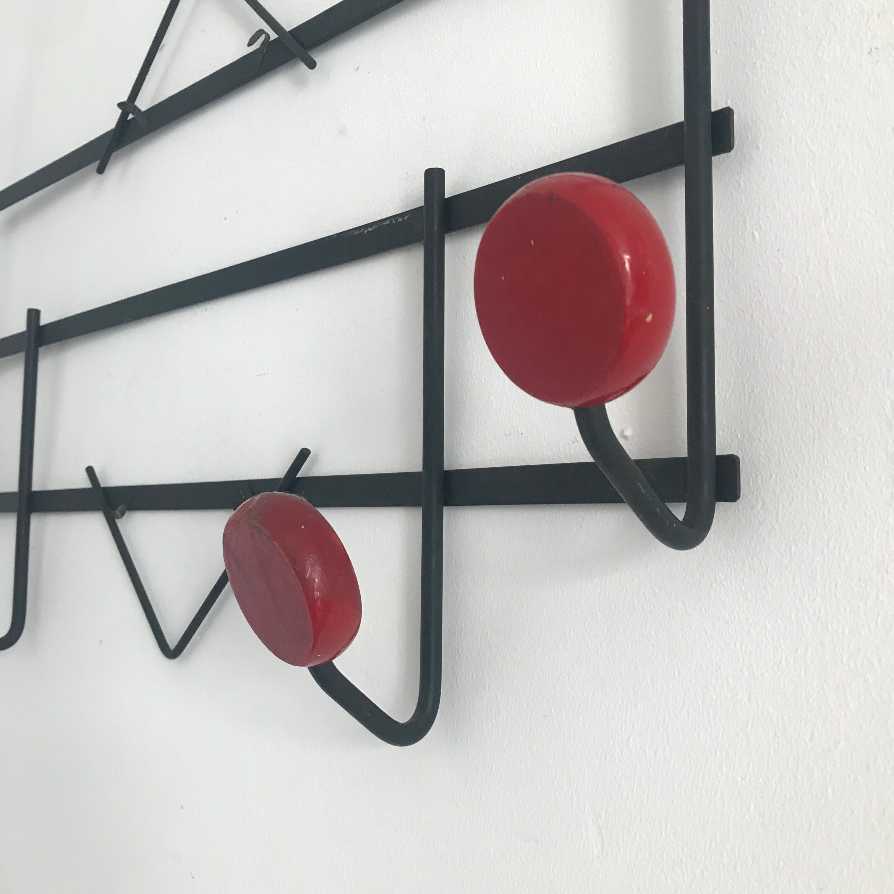 Metal wall hanger