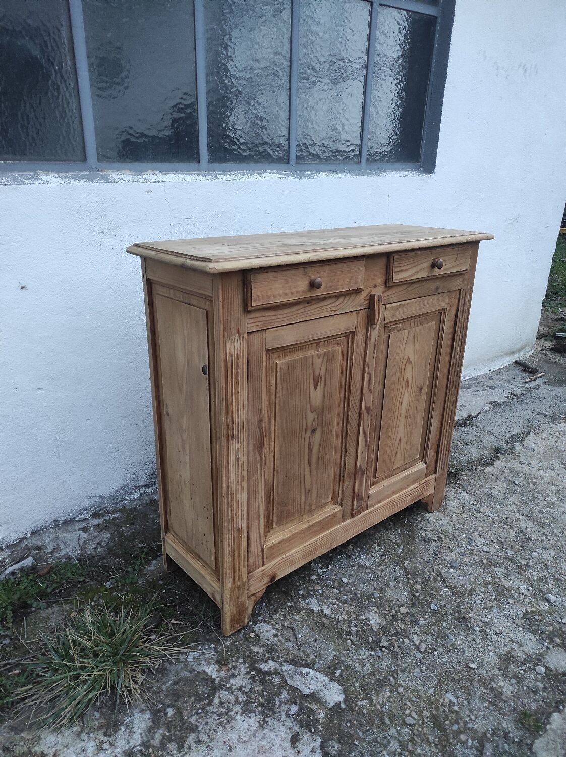 Buffet parisien en sapin brut vintage