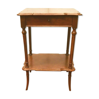 Travailleuse en noyer et placage de noyer Meuble d'appoint XX siècle