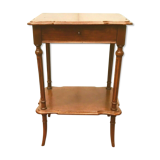 Travailleuse en noyer et placage de noyer Meuble d'appoint XX siècle
