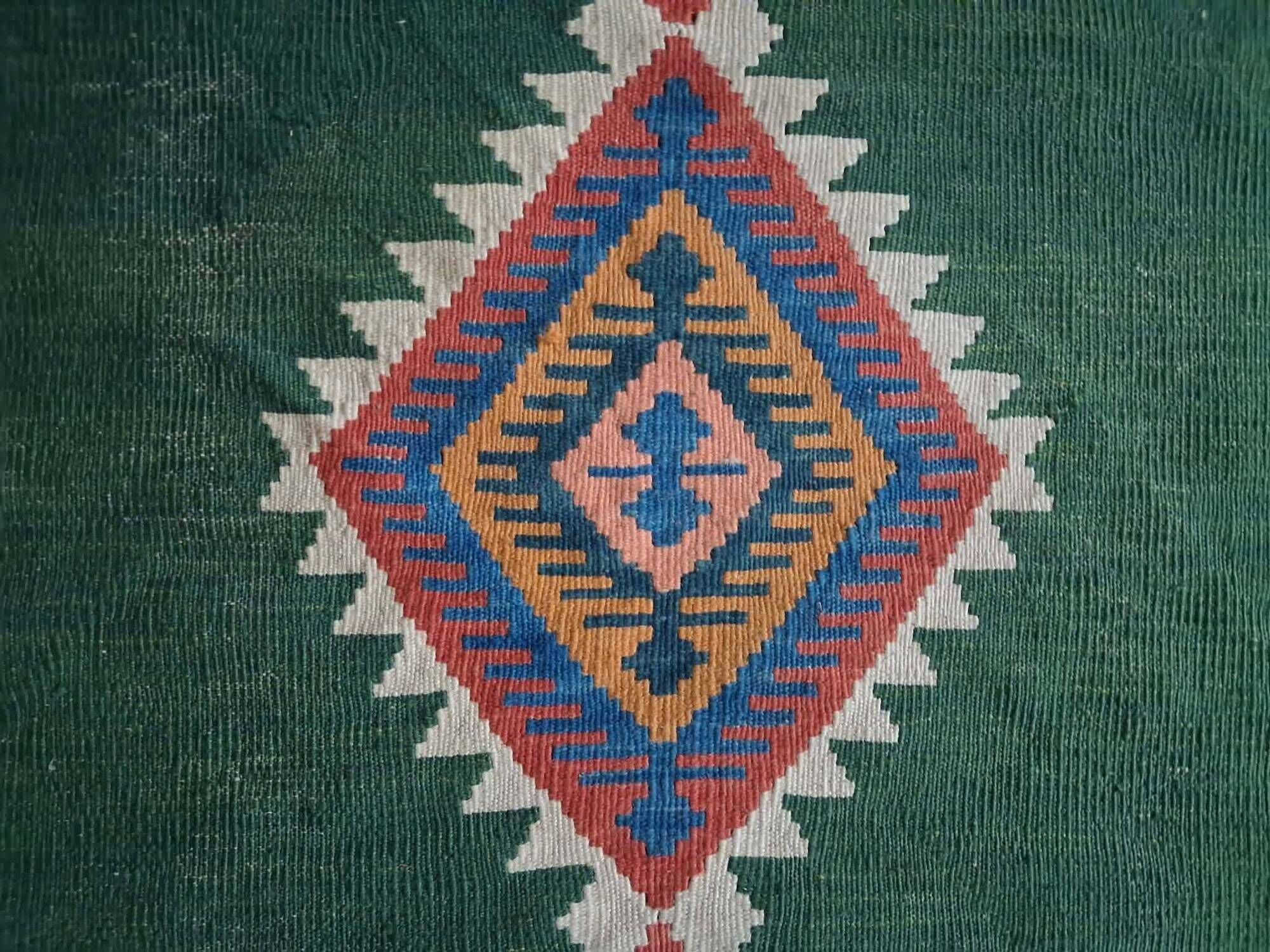 Handmade Persian Qashqai rug 175x120cm