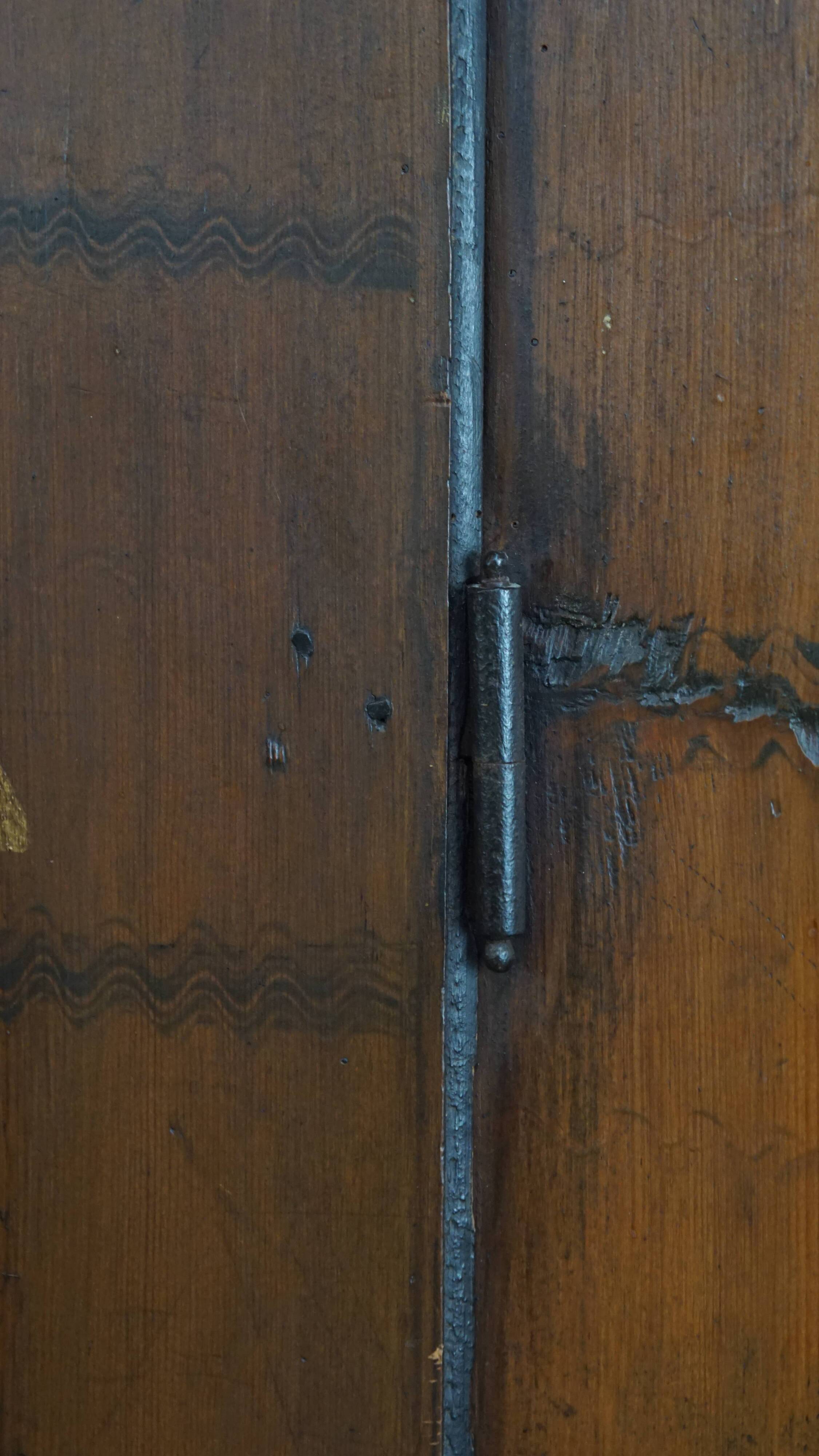Buffet/armoire de mariée antique du XIXe siècle avec une porte