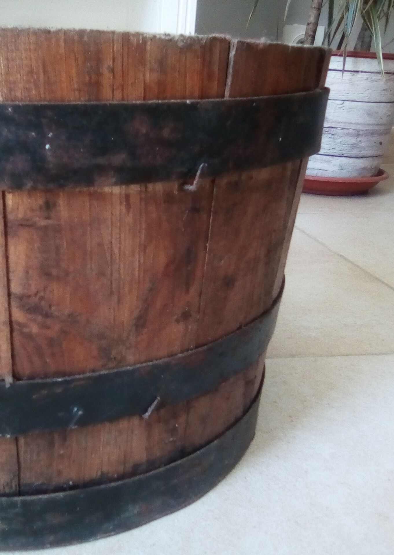 Old oak and wrought iron pot 1900/1920